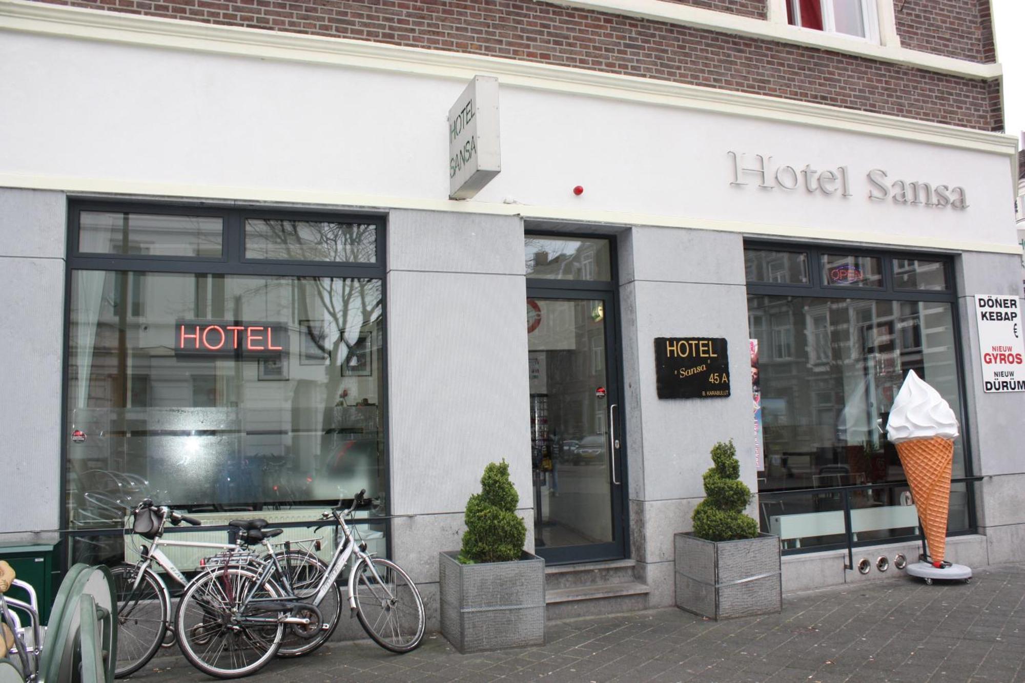 Hotel Sansa *